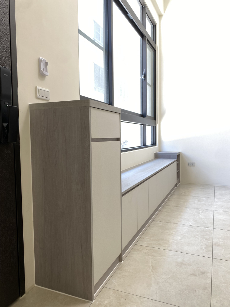 台中系統櫃玄關與客廳案例